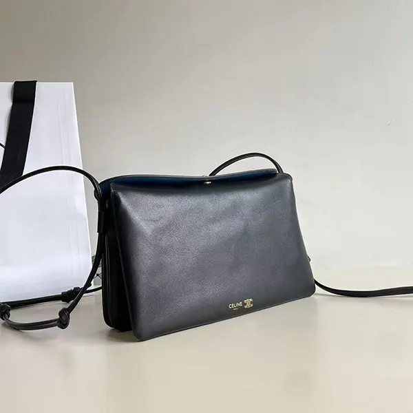 使い勝手良し セリーヌ トリオ フラップ ショルダーバッグ コピー ラムスキン Ceu43539
