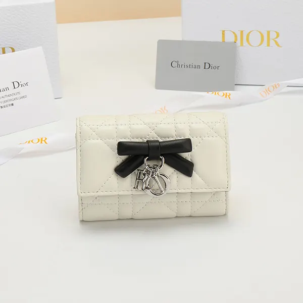 最新でオシャレ ディオール 激安 Lady Dior Lotus 3つ折り 財布 deh65162