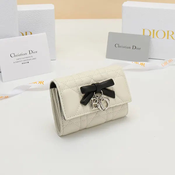 最新でオシャレ ディオール 激安 Lady Dior Lotus 3つ折り 財布 deh65162