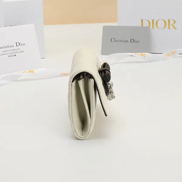 最新でオシャレ ディオール 激安 Lady Dior Lotus 3つ折り 財布 deh65162