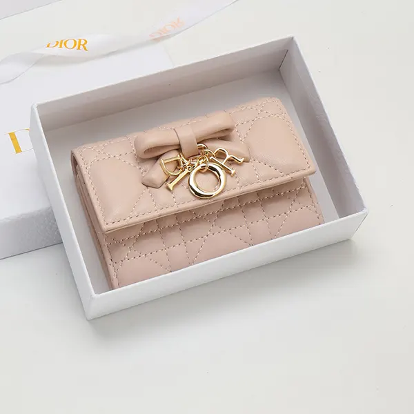 最新でオシャレ ディオール 激安 Lady Dior Lotus 3つ折り 財布 deh65162