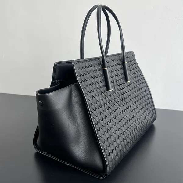 一目惚れ♪ボッテガヴェネタ☆Barbara Tote ラムスキン トートバッグ コピー 868327V5KD0