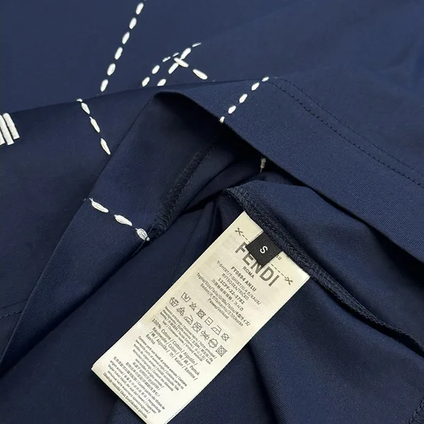 お洒落 フェンディ 青色のコットンTシャツ スーパーコピー few35872