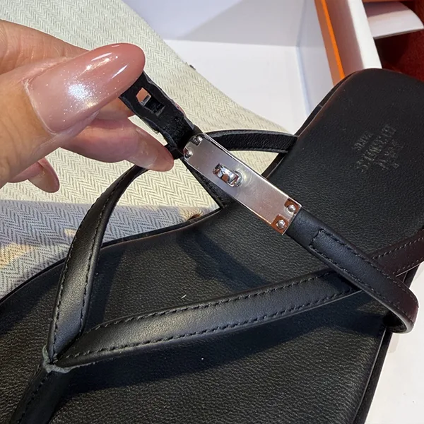 【シンプルかつ上品な美しさ◎】エルメス ミス サンダル コピー H261038Z