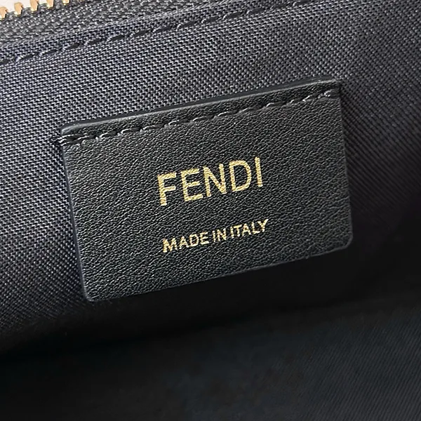 フェンディ ヴァニティ ナッパレザー ミニバッグ FF 8BS108AAJDF