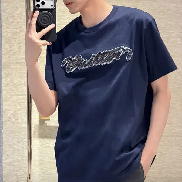 【胸元のロゴがかっこいい♪】ルイヴィトン★Tシャツ 1AK7H7