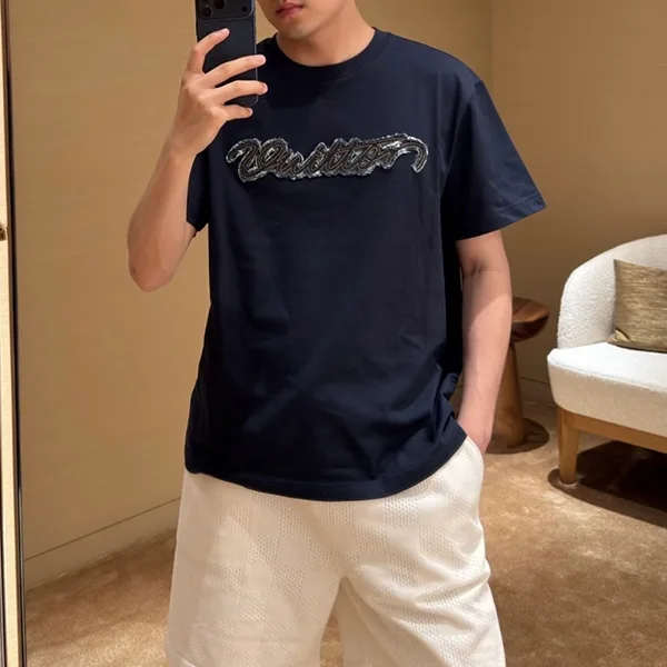 【胸元のロゴがかっこいい♪】ルイヴィトン★Tシャツ 1AK7H7