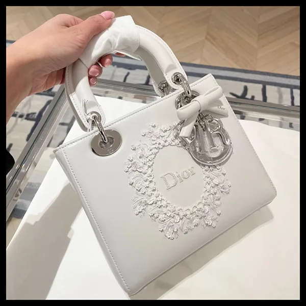 ♪可愛い♡ Dior レディディオール ♡スモール 可愛いサイズ感♪】ディオール☆レディ ディオール バッグ スモール M41I