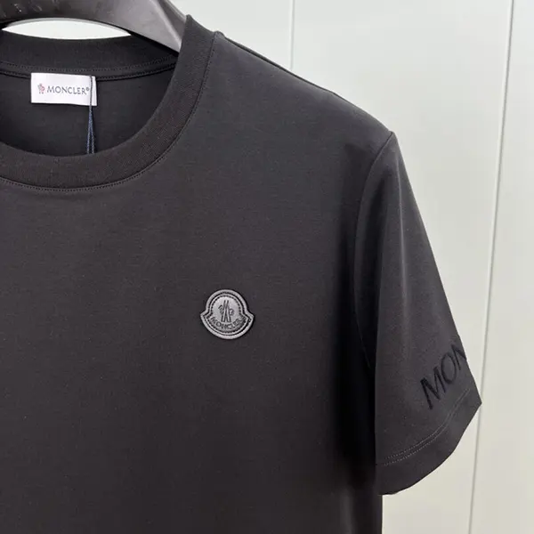 プレゼント最適 モンクレール ロゴディテール コットン Tシャツ moj97198