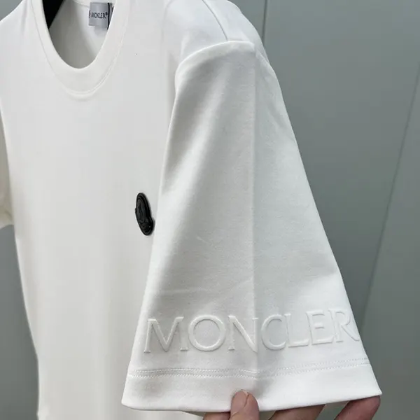 プレゼント最適 モンクレール ロゴディテール コットン Tシャツ moj97198