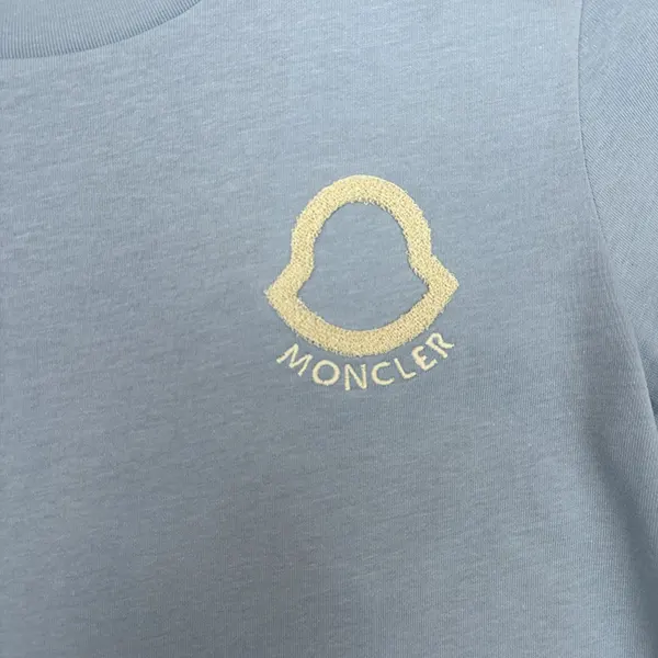 モンクレール N級品 ロゴ刺繍 半袖Tシャツ moh64374