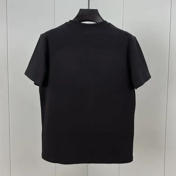 一目惚れ♪ モンクレール ロゴパッチ付 クルーネック半袖Tシャツ moc78903