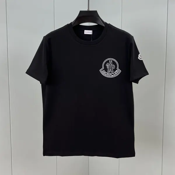 一目惚れ♪ モンクレール ロゴパッチ付 クルーネック半袖Tシャツ moc78903