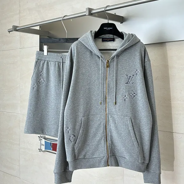 ルイヴィトン シグネチャー ジップドフーディ vuy16995