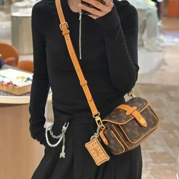 n級 おすすめ ルイヴィトン ユニセックス 偽物 ショルダーバッグ vuy25848