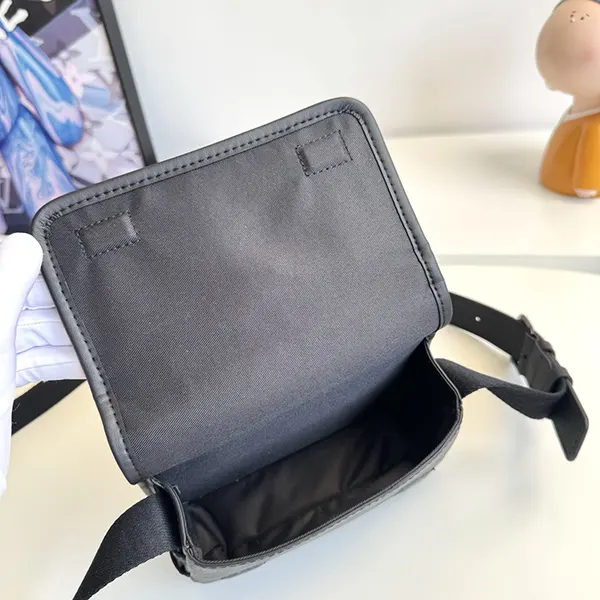 n級品 おすすめ ルイヴィトン メンズ コンパクトショルダー vut64350