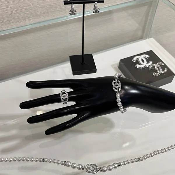 超人気☆ シャネル CCロゴ パール ブレスレット コピー shw01159