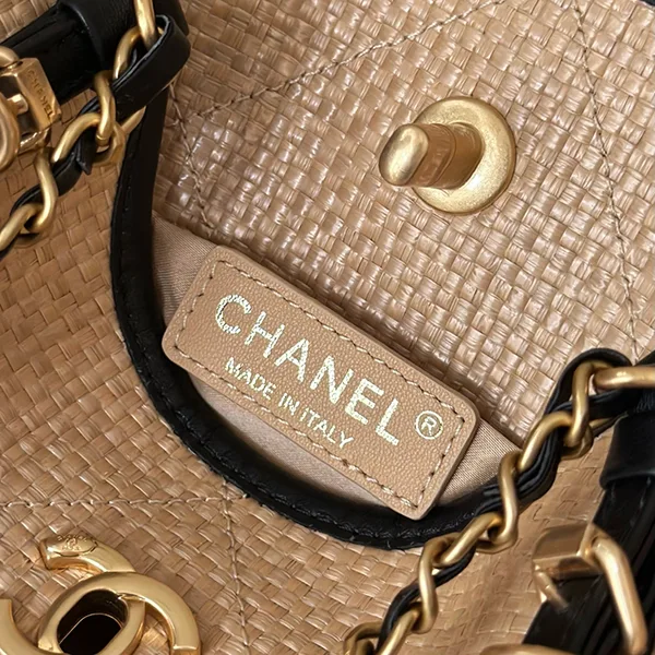 【日常も旅行にも♪】シャネル スーパーコピー スモールショッピングバッグ AS6015