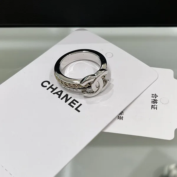 【25A シンプルながらアクセントに】シャネル リング スーパーコピー ABG128