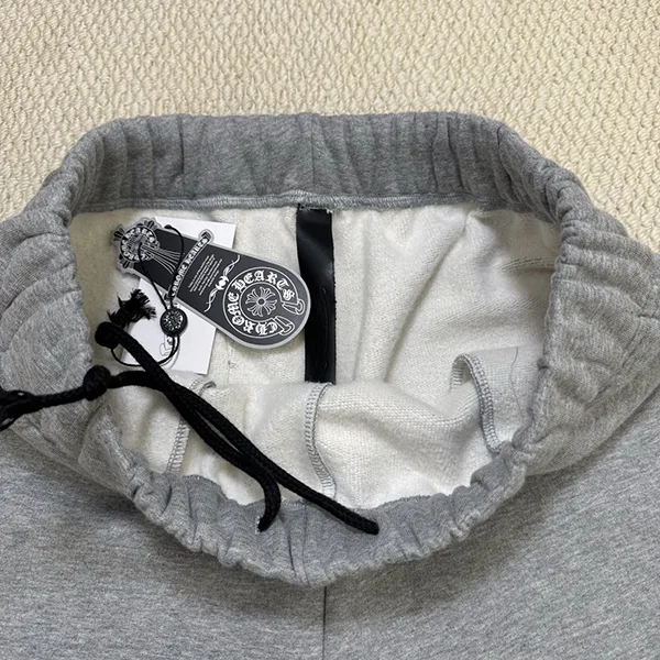 クロムハーツ レザー セメタリークロスパッチ ショーツ スーパーコピー Kue83252