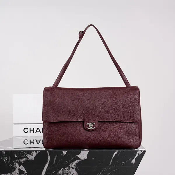 シャネル マキシ フラップバッグ グレインドカーフ she92350