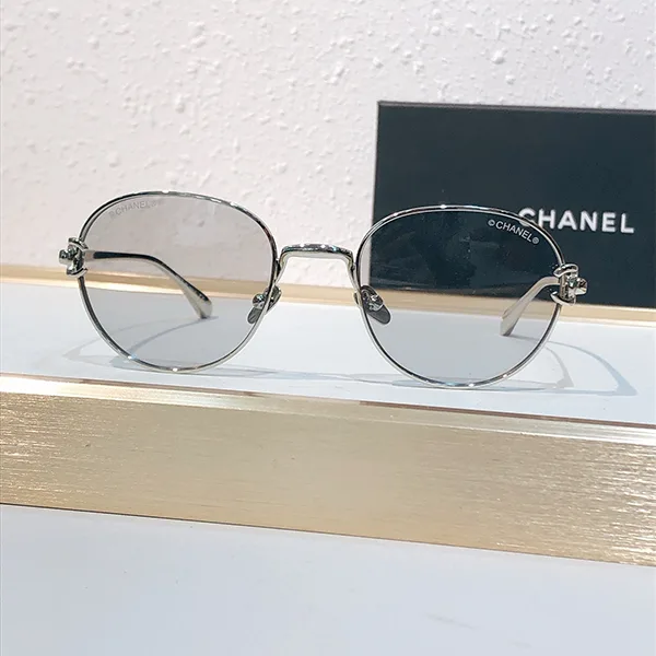 【シャネル】パント シェイプ サングラス 偽物