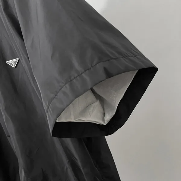 プラダ◆Re-Nylon 半袖 ジップアップシャツ メタルロゴ