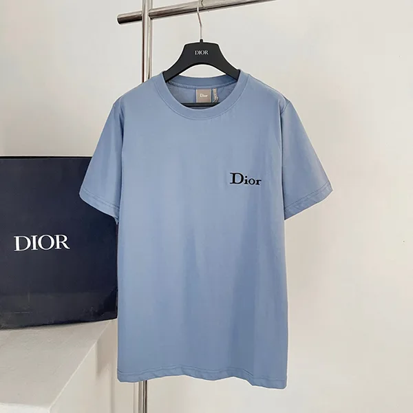 ディオール ロゴTシャツ 偽物 メンズ｜洗練デザイン
