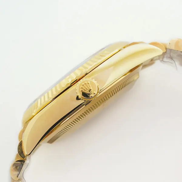 ロレックス N級品 デイデイト36 イエローゴールド マザーオブパール