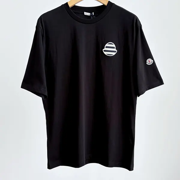 モンクレール ロゴパッチクルーネックTシャツ