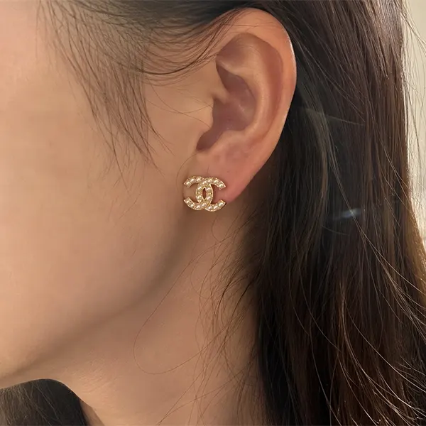 【2026最新】シャネルのピアス コピーの見分け方は？刻印の秘密からお得な通販「ankopi」の魅力まで徹底解説！