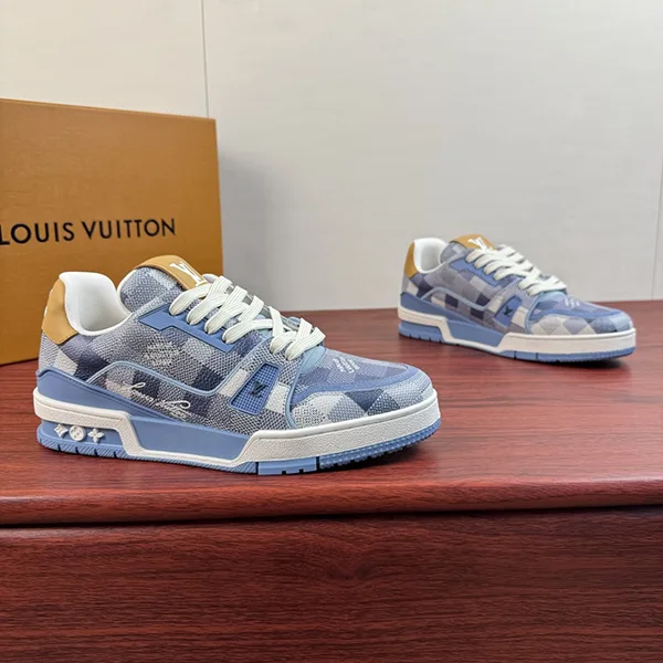 【ルイヴィトン】LV トレーナー スニーカー 偽物 1AKCCT