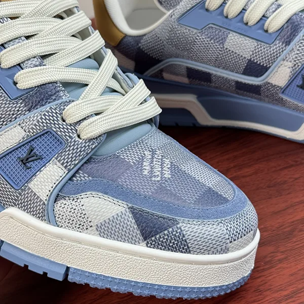 【ルイヴィトン】LV トレーナー スニーカー 偽物 1AKCCT
