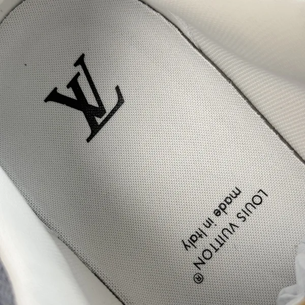 【ルイヴィトン】LV トレーナー スニーカー 偽物 1AKCCT