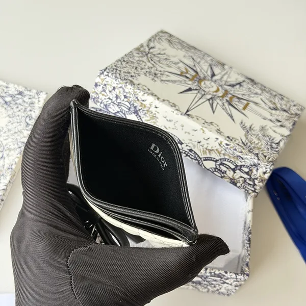 ときめく可愛さ♡【ディオール】 Lady Dior カードケース S2604OUQA_M900