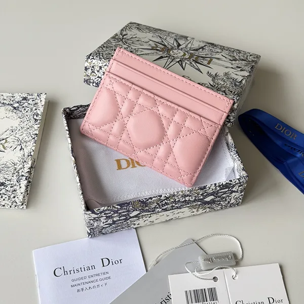 ときめく可愛さ♡【ディオール】 Lady Dior カードケース S2604OUQA_M900