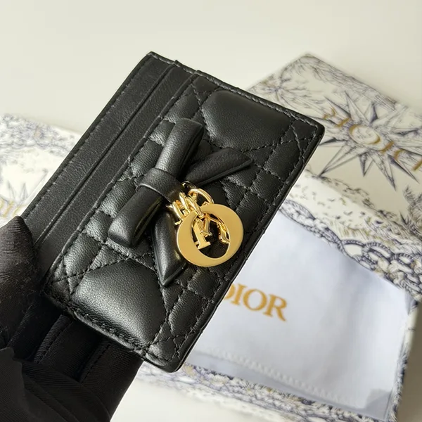 ときめく可愛さ♡【ディオール】 Lady Dior カードケース S2604OUQA_M900