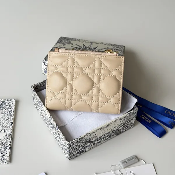 ディオール ダリア Lady Dior ウォレット S2605OUQA_M900