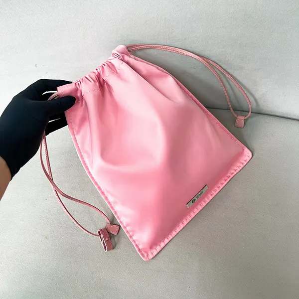 プラダ ウィッシュ シルクダッチェス ポーチ n級品