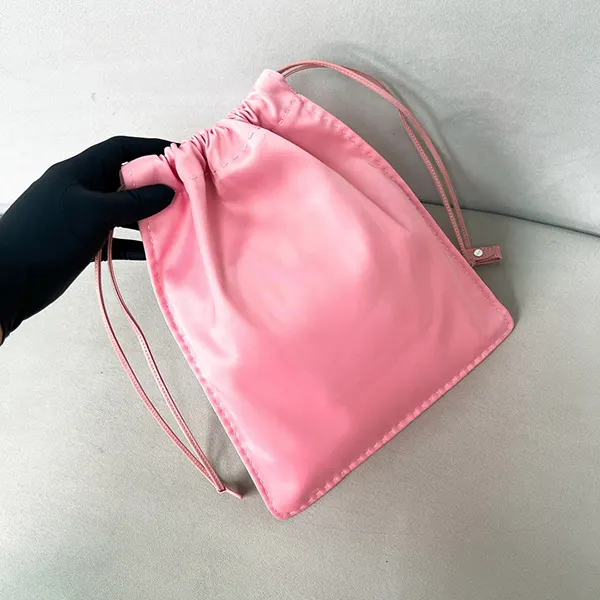 プラダ ウィッシュ シルクダッチェス ポーチ n級品