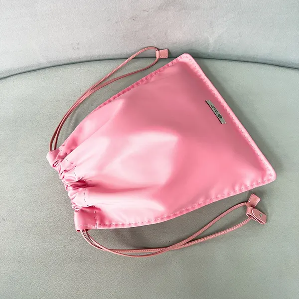 プラダ ウィッシュ シルクダッチェス ポーチ n級品