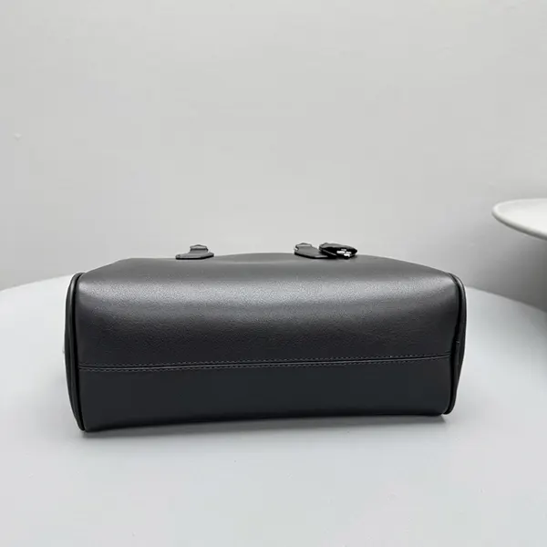 ザ・ロウ India 12.00 レザー トップハンドルバッグ