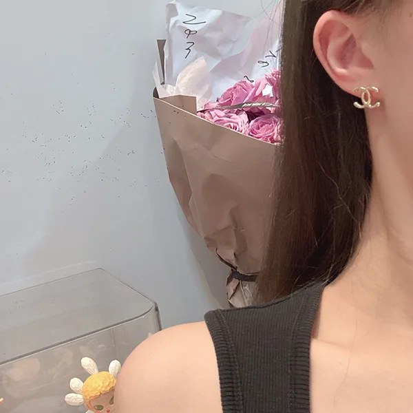 【シンプルデザインが大人気♪】シャネル ピアス シンプル CCロゴ ABH287