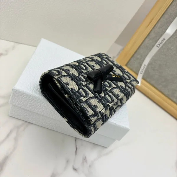 【リボンに宿る、気品】ディオール Oblique Bow Glycine ウォレット スーパーコピー S2508OUQY_M928