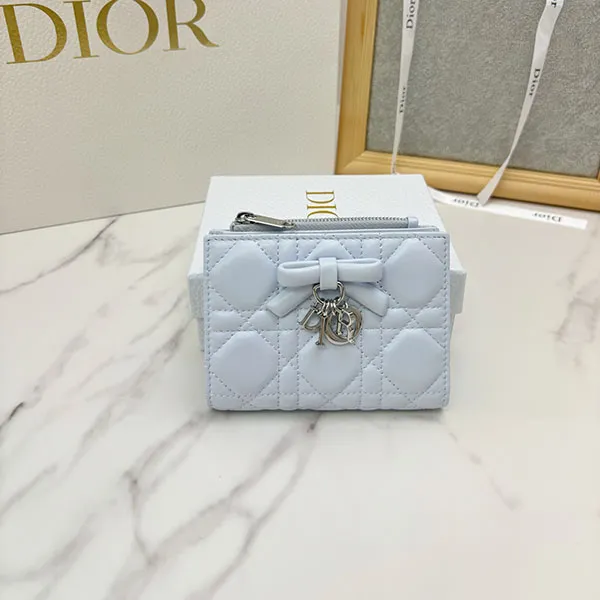 【キルト×リボンが可愛い相棒財布♪】レディ ディオール スーパーコピー◆Dahlia ウォレット S2605PUQA_M39Z