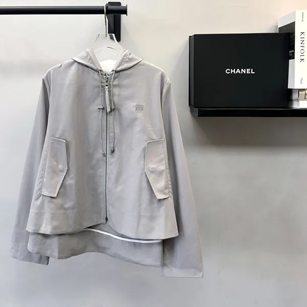 ロエベ アナグラム刺繍 フード付きジャケット スーパーコピー S359Y02XEG0