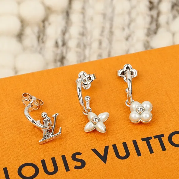 ルイヴィトン ピアス 偽物 LV フローラグラム セット3 M01025