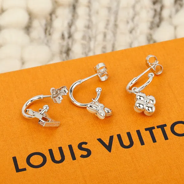 ルイヴィトン ピアス 偽物 LV フローラグラム セット3 M01025