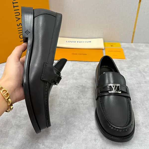 ルイヴィトン メジャーモカシン ローファー 1AKAY