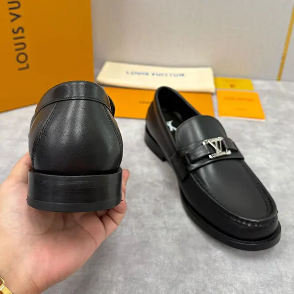 ルイヴィトン メジャーモカシン ローファー 1AKAY